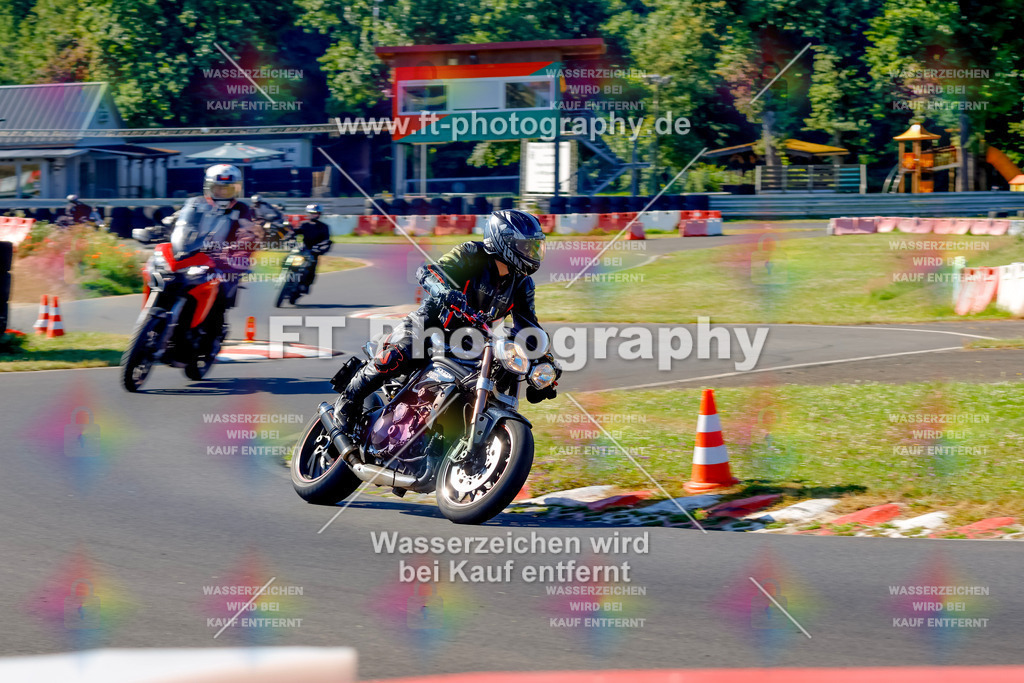 _MOT8775 | Hier findet Ihr Bilder von Touristenfahrten auf der Nürburgring Nordschleife oder von anderen Veranstaltungen die ich besucht habe. Viel Spass beim Durch Schauen 