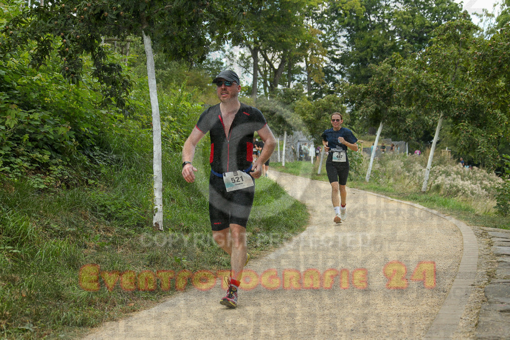 250824_1421_EX1_5962 | Sportfotografie im Rhein-Sieg Kreis, Köln, Bonn, NRW, Rheinland Pfalz, Hessen, etc. Unser Tätigkeitsfeld umfasst den Laufsport vom Volkslauf über den Marathon, Duathlon, Triathon bis zum Ultralauf wie Kölnpfad Ultra oder Schindertrail.