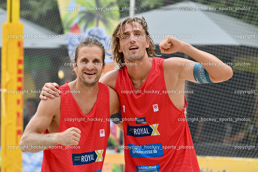 Kärntner Landesmeisterschaft Beach Volleyball | #2 HUBER Alexander Philipp, #1 FRIEDL Felix, Kärntner Landesmeisterschaft Beach Volleyball, Kärntner Landesmeisterschaft Beach Volleyball am 18.08.2024 in Villach (Rathausplatz Villach), Austria, (Photo by Bernd Stefan)