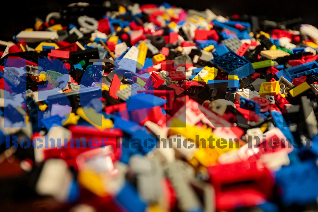  18.11.2023 - 
 | Sebastian Sendlak / Bochumer Nachrichtendienst (BOND) - Bunte Steine Bochum - Realisiert mit Pictrs.com