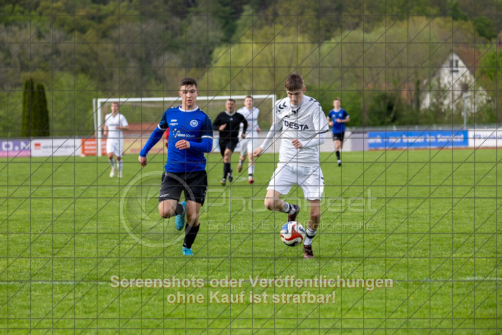 20250426_171808_0539 | #, SGM 1.FC Donzdorf/Reichenbach (weiß) vs. SGM FV 08 Unterkochen (blau), Fussball, A-Junioren Regionenstaffel Mitte 3 - WfV, Saison 2024/2025, Rasenplatz, Lautertal Stadion, Süßener Straße 16, 73072 Donzdorf, 26.04.2025 - 16:00 Uhr,Foto: PhotoPeet-Sportfotografie/Peter Harich