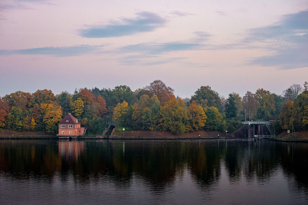 CCM_7804 | Entdecken Sie hochwertigen Fotodruck auf Leinwand, Acrylglas, Alu-Dibond und weiteren Materialien bei Fotodruck Online. Gestalten Sie individuelle Wandbilder in bester Qualität – ideal für besondere Erinnerungen und stilvolle Dekorationen. 