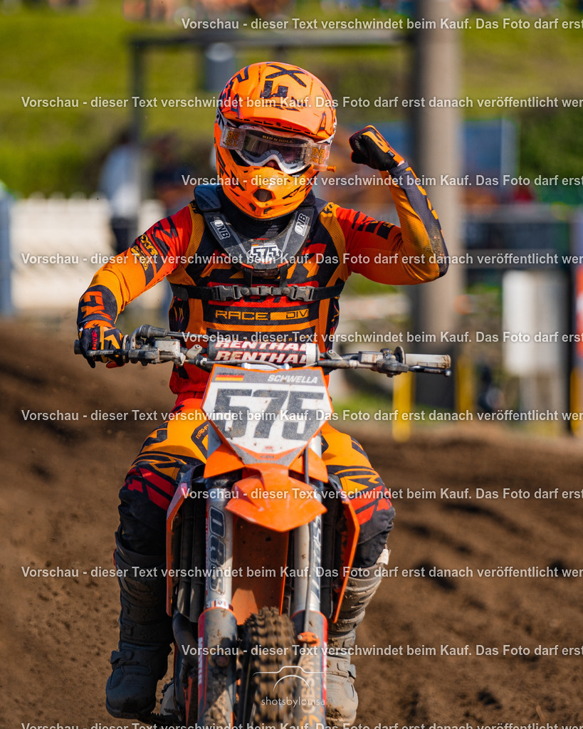 09_21_LM_Schenkenhorst-9508 | Sportfotografin aus Berlin-Brandenburg mit Fokus auf Motocross. Ich halte deine sportliche Leistung und echte Emotionen auf und neben der Strecke professionell fest. Entdecke die Fotos von deinem Rennen und bestelle sie direkt hier im Shop.