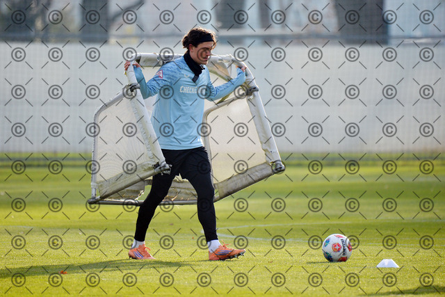 RGE_6912b | Hertha BSC, 2.Bundesliga, Herren, Saison 2025/26, Training, im Bild  Fabian Reese ( Hertha BSC ),  Fotograf:  Ralf Gebhardt - Realisiert mit Pictrs.com