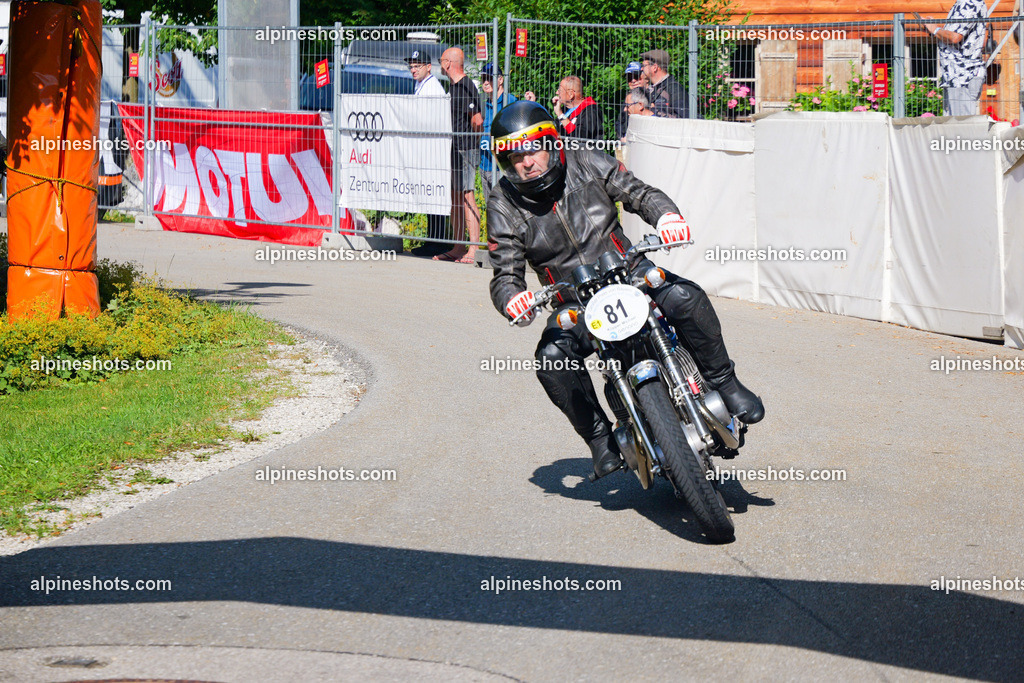 P1025824 | Erleben Sie atemberaubende, hochqualitative Fotos Ihrer Fahrt entlang der malerischen Alpenstraßen. Besuchen Sie alpineshots.com, um professionelle Aufnahmen Ihrer unvergesslichen Reise zu finden und zu kaufen - Realisiert mit Pictrs.com