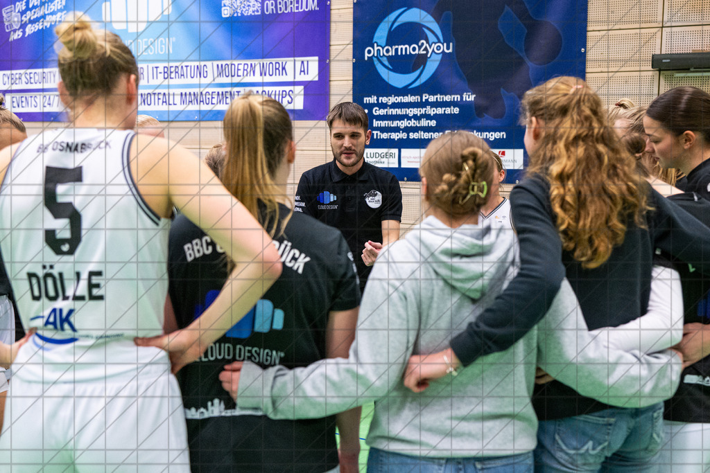 2. DBBL Nord 25/26 | Spieltag 15 | BBC Osnabrück vs. New Baskets Oberhausen | 18.01.26: 2. DBBL Nord 25/26 | Spieltag 15 | BBC Osnabrück vs. New Baskets Oberhausen / Osnabrück / Deutschland  //   CREDIT:www.bullenfotos.de, Martin König, Hörner Weg 40, D-49078 Osnabrück, +4917663732967 // Nutzung und Weitergabe nur zu den vereinbarten Zwecken. Presseanfragen an Ersteller. Alle Rechte beim Ersteller. Honorierung nach MFM. - Realisiert mit Pictrs.com