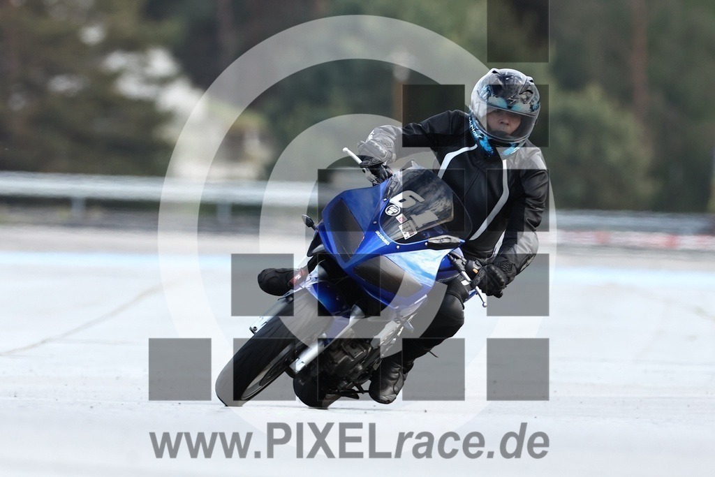 0061-20240511_05269 | Schöne Erinnerungen an spannende Momente - das festzuhalten ist unser Job. PIXELrace.de ist seit 2003 auf den Rennstrecken Europas unterwegs um die Action draußen beim Fahren und die wunderbare Stimmung imm Fahrerlager für euch einzufangen.