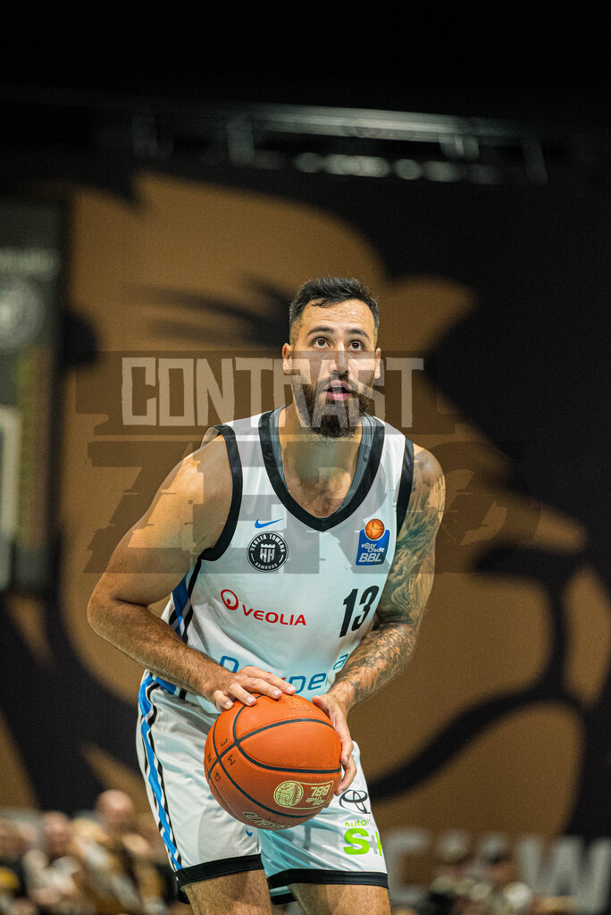 Basketball I Herren I Bundesliga I Saison 2025/2026 I 7. Spieltag I Basketball Löwen Braunschweig - Veolia Towers Hamburg | CONTRAST ZERØ MEDIA - Realisiert mit Pictrs.com