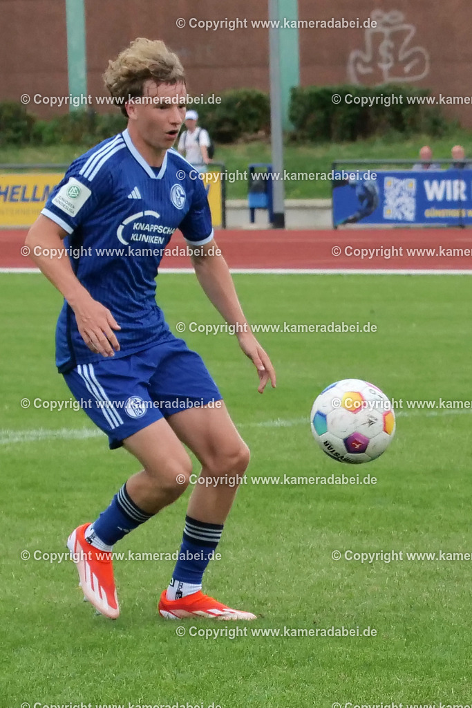Fußball : Testspiel : SuS 09 Dinslaken - Schalke 04 U 19 am 25.07.2024 | Foto : Jochen Emde / www.kameradabei.de - Realisiert mit Pictrs.com