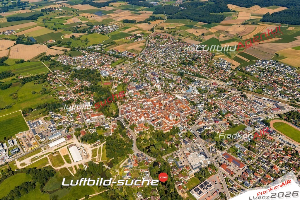 Luftaufnahme von Abensberg - Die Luftaufnahme wurde 2025 vom UL-Flugzeug heraus erstellt ( keine Drohne ) - Hochauflösende Luftaufnahme - für professionelle Ausdrucke geeignet. Die Geschenkidee !Mit Lizenz und Bildrechte bestellbar