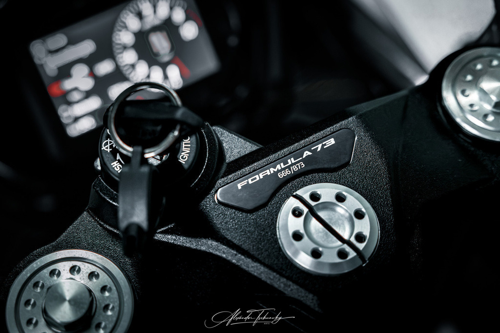 Ducati Scramber Formula 73 | Entdecken Sie die faszinierende Welt von Alexander Tschuncky Arts: Kreative Fotografie, atemberaubende Automobilkunst und hochwertiger Bilderdruck. Lassen Sie sich inspirieren! - Realisiert mit Pictrs.com