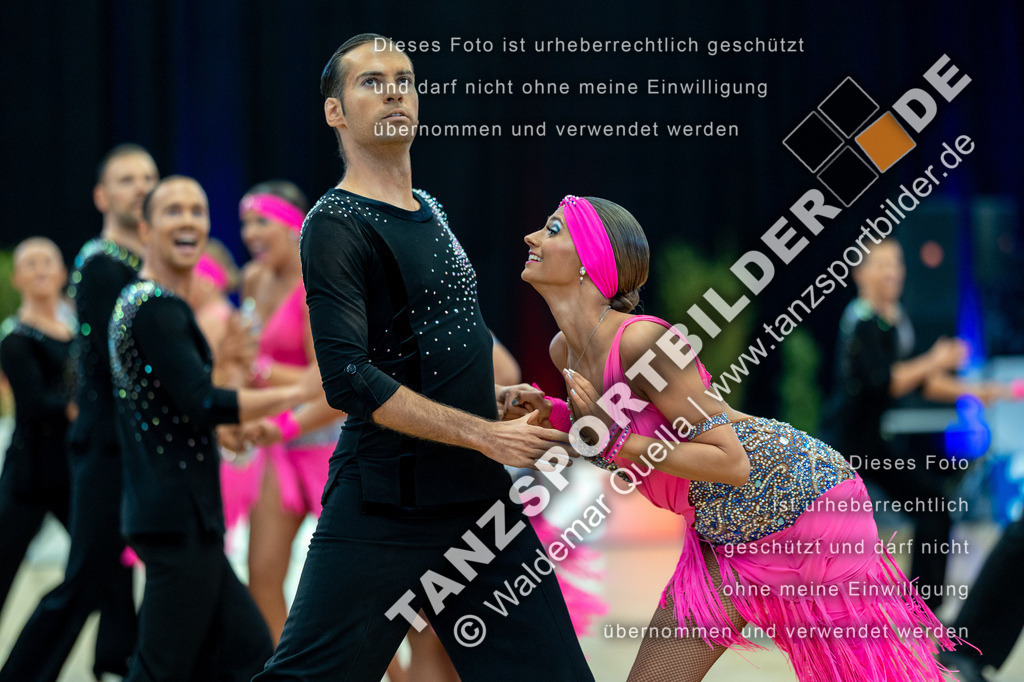 20230415-10473 | Hier finden Sie Tanz Bilder vom Latein und Standard Formationen tanzen. Sportbilder vom Tanzsport. Schöne Fotos und von Weltmeisterschaft, Europameisterschaft, Bundesliga, Regionalliga, Oberliga und Landesliga sowie von GOC Stuttgart, DanceComp, WM Bremen