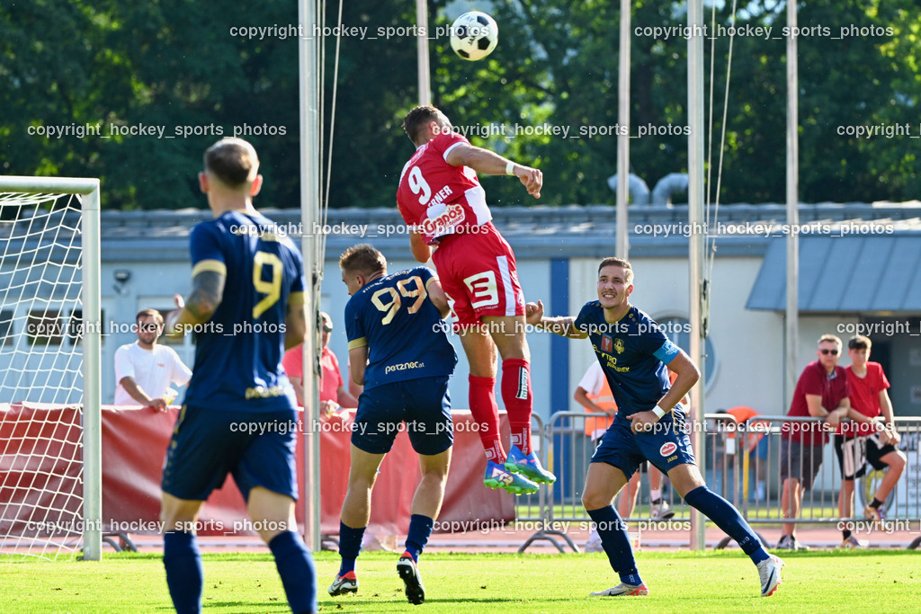 ATUS Velden vs. GAK | #99 Luca Alexander Pollanz ATUS Velden, #9 Daniel Maderner GAK, #8 Fabian Kopeinig ATUS Velden, ATUS Velden vs. GAK, ATUS Velden vs. GAK am 26.07.2024 in Villach (Stadion Lind), Austria, (Photo by Bernd Stefan)