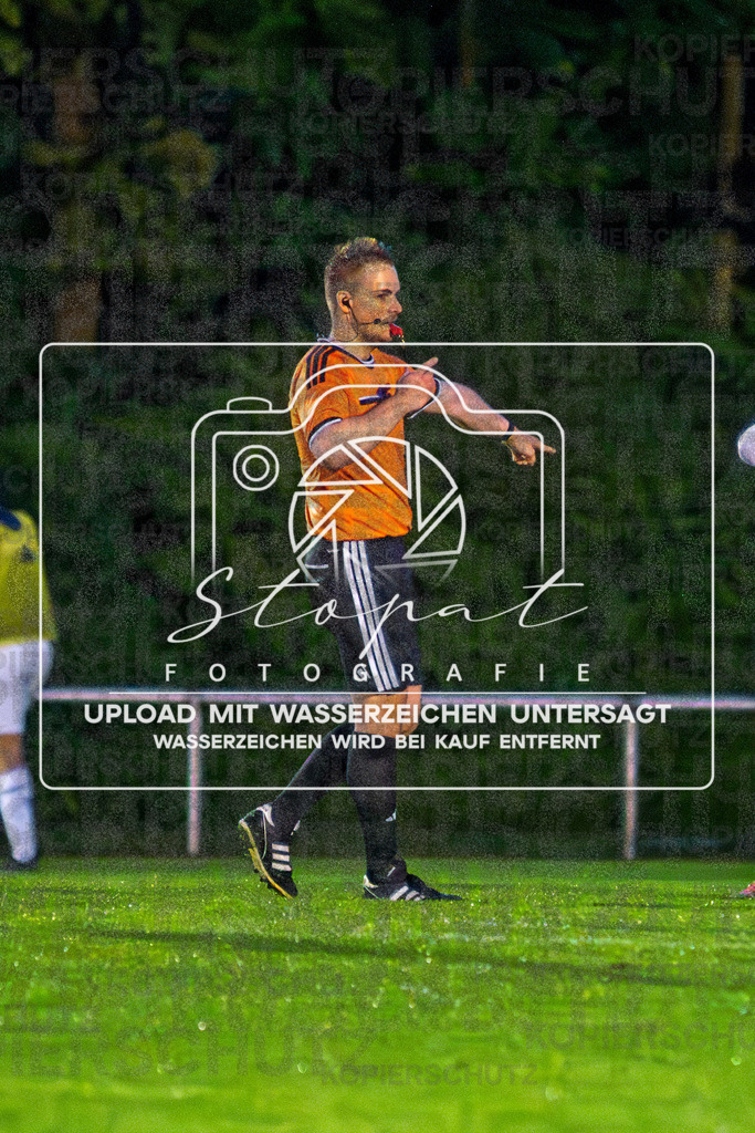 Bezirksliga Herren LG - TV Jahn Schneverdingen II vs. Buchholzer FC | Jonas Heine (Schiedsrichter); Bezirksliga Herren LG - TV Jahn Schneverdingen II vs. Buchholzer FC am 15.05.26 in Osterwald-Stadion, Schneverdingen - Realisiert mit Pictrs.com