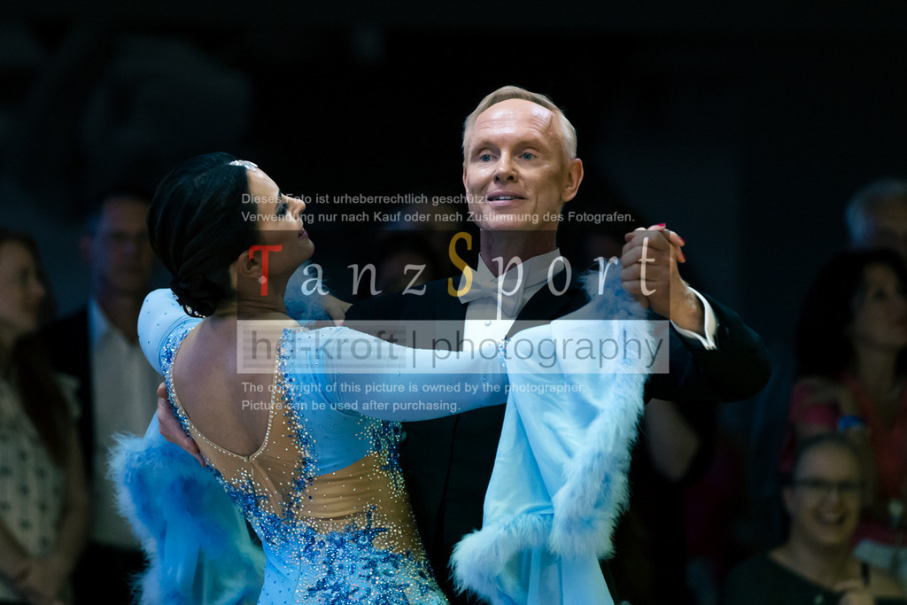20250906_LM_By_Masters-III-S-Std_6937 | Tanzsportbilder, Standardtanz, Lateintanz, WDSF, DTV, LTVB, dancecomp, goc, hessen tanzt, blaues band der spree, walzer, tango, wiener walzer, slowfox, quickstepp, samba, rumba, cha-cha-cha, paso doble. jive, hd-kroft photography, turniertanzsport