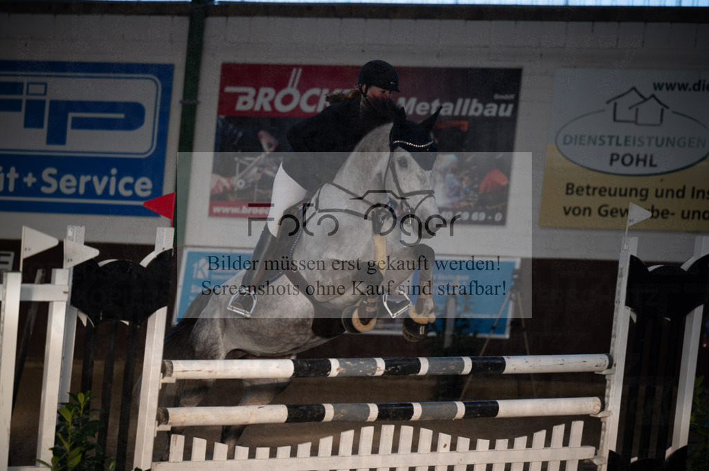 Hallenreittunier Voxtrup 2023 | Entdecke hochwertige Reitturnierfotos von Foto Oger. Professionell, emotional und authentisch – jetzt Lieblingsmomente im Shop bestellen.Deutschlandweite Turnierfotografie. - Realisiert mit Pictrs.com