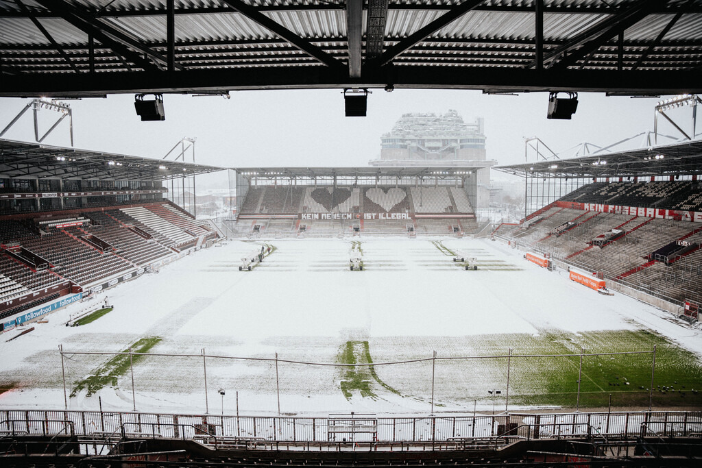 FCP08201 | Der offizielle Shop für FC St. Pauli Fotos. Wähle aus Spielszenen & Fanmomenten dein FCSP Wunschformat. Wir liefern Millerntor-Atmosphäre.
