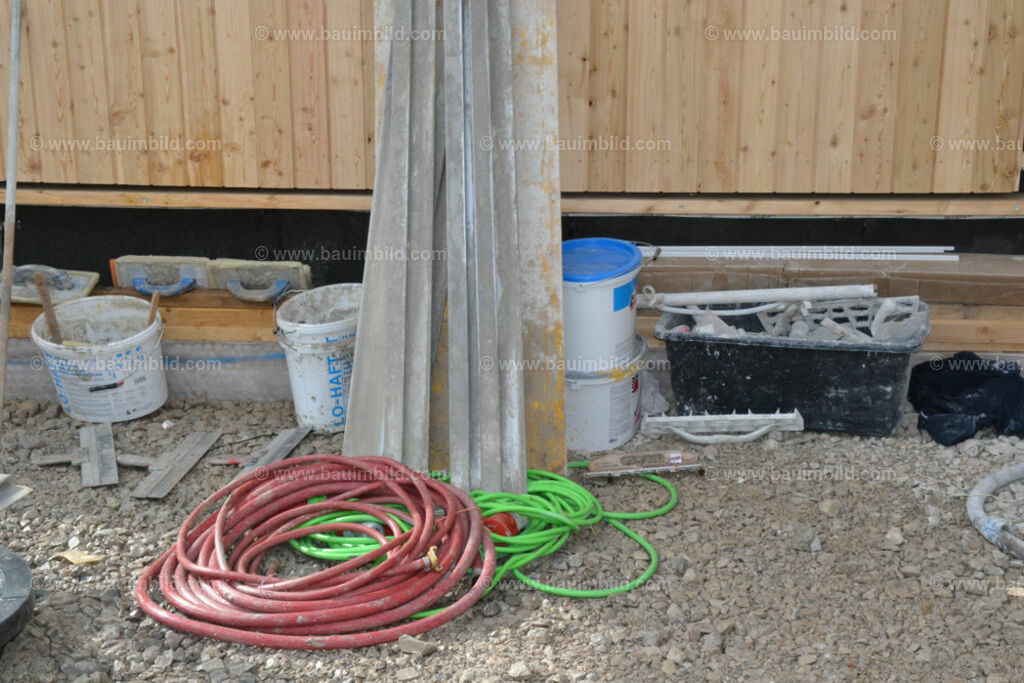 bib-lg18-putzarbeiten-0008 | Nach LV-Leistungsgruppen sortierte Detailfotos über den Bau eines Hauses. Alle Hausbau-Bilder direkt vom Urheber und Autor der Website Haus-Selber-Bauen.com