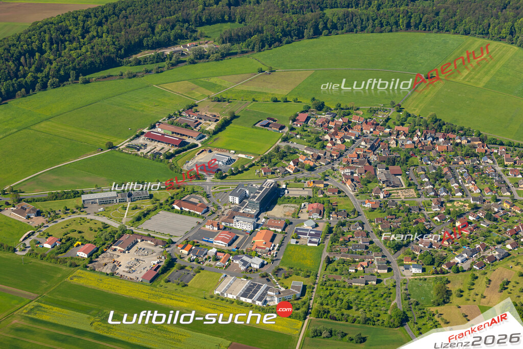 Das Luftbild zeigt : Großenbrach Bad Bocklet - Die Luftaufnahme wurde 2024 vom UL-Flugzeug aus erstellt ( keine Drohne ) - Hochauflösende Luftaufnahme - Für grossformatige Ausdrucke geeignet. Die Geschenkidee !Mit Lizenz und Bildrechte bestellbar
