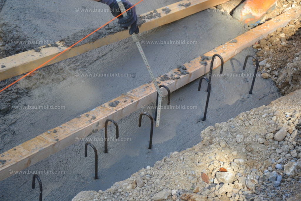 bib-lg04-betonarbeiten-0031 | Nach LV-Leistungsgruppen sortierte Detailfotos über den Bau eines Hauses. Alle Hausbau-Bilder direkt vom Urheber und Autor der Website Haus-Selber-Bauen.com