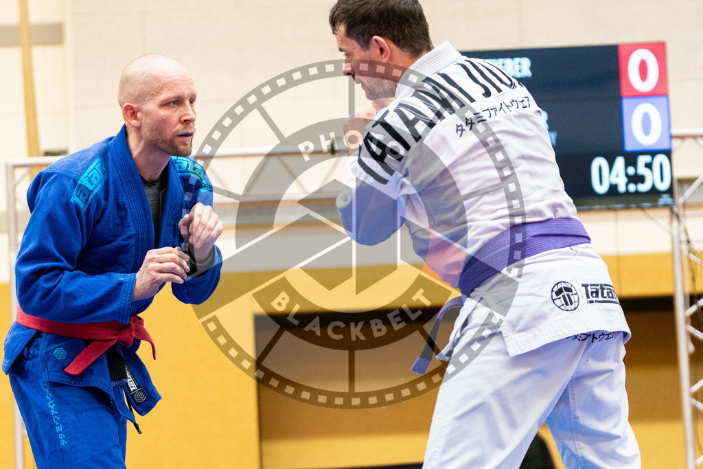 20231118PBB11263 | Fighters compete during the AJP Tour 600 Frankfurt Championship in Frankfurt/Main, Germany, on November 18, 2023.