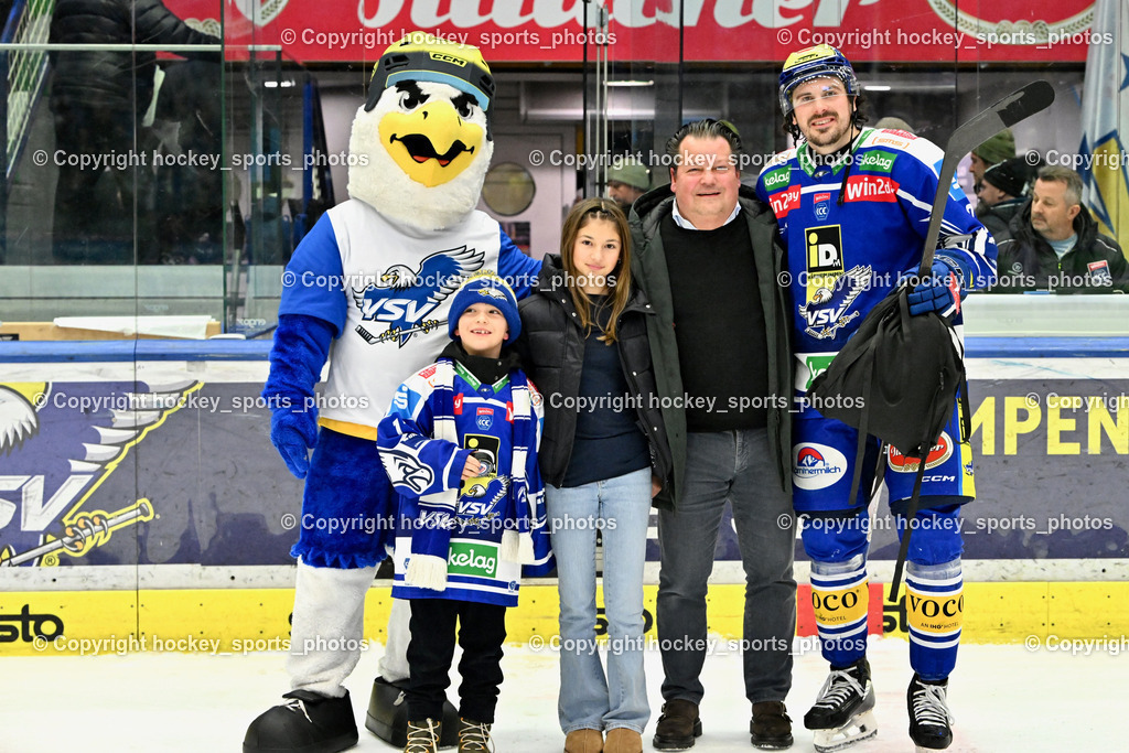 EC IDM Wärmepumpen VSV vs. Steinbach Black Wings Linz | Spieler des Abends #13 Adam Helewka EC VSV, EC IDM Wärmepumpen VSV vs. Steinbach Black Wings Linz, EC IDM Wärmepumpen VSV vs. Steinbach Black Wings Linz am 23.01.2026 in Villach (Stadthalle Villach), Austria, (Photo by Bernd Stefan)