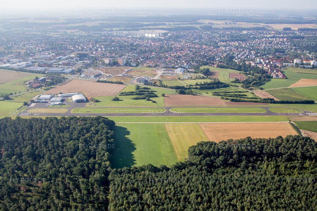 Luftbild: Herzogenaurach, Flugplatz in Herzogenaurach im Bundesland Bayern in Deutschland. Foto: IMG_092689.jpg vom 07.08.2016 durch Werner Riehm/FLY-FOTO.de