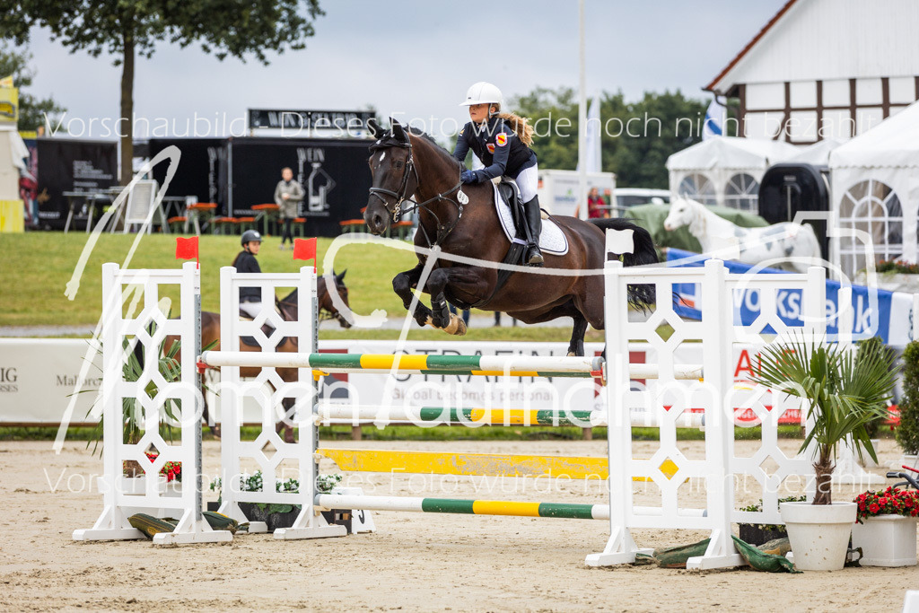 BHO-2PhSpr-M-041 | MomenTaufnahmen Pferdesportfotos