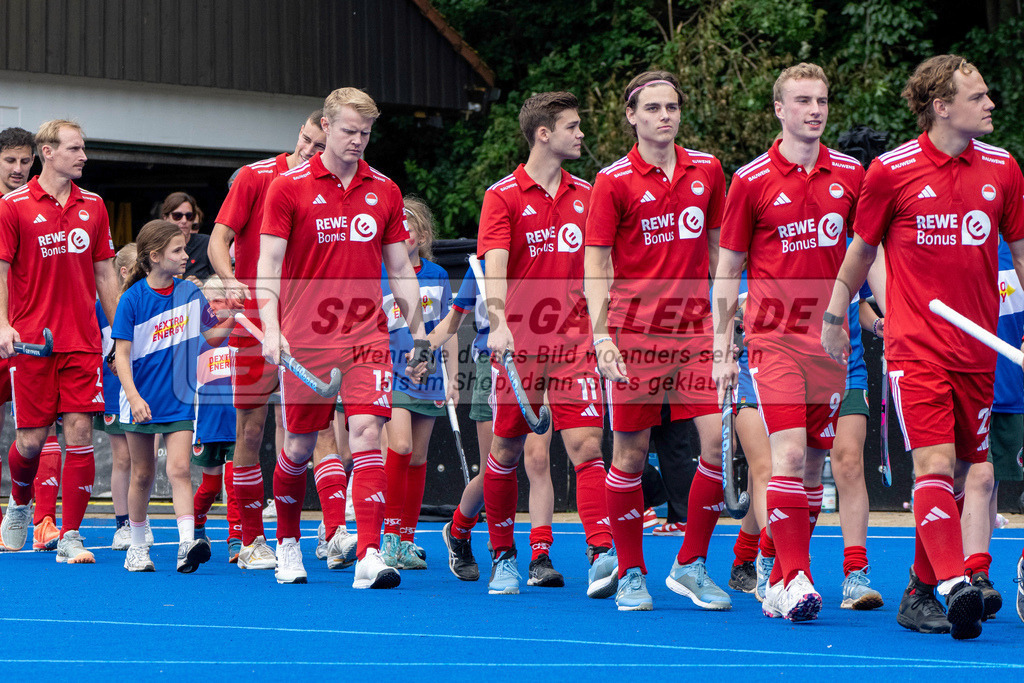 Final4_20250601-1333-HK108505 | Krefeld, Deutschland, 01.06.2025:  Feldhockey Final4 2025 – „Deutsche Feldhockey-Meisterschaften 2025“ Crefelder HTC - Rot-Weiss Köln (Finale Herren) im Gerd-Wellen-Hockeyanlage am 01.06.2025 in Krefeld, Deutschland. (Foto von Kramhöller/Fehrmann/Kaste)Krefeld, Germany, 01.06.2025: Feldhockey Final4 2025 – „Deutsche Feldhockey-Meisterschaften 2025“ Harvestehuder HTC - Düsseldorfer HC (Finale Damen) in Gerd-Wellen-Hockeyanlage at 01.06.2025 in Krefeld, Deutschland. (Foto from Kramhöller/Fehrmann/Kaste)