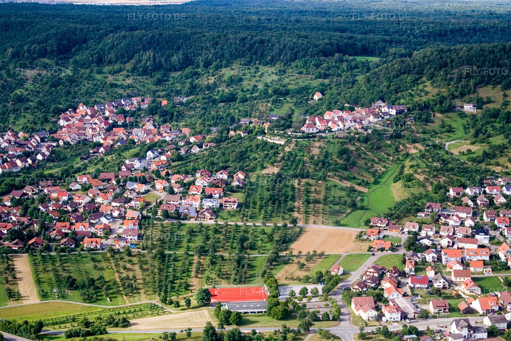 Luftbild: Ortsansicht aus Süden im Ortsteil Mönchberg in Herrenberg im Bundesland Baden-Württemberg in Deutschland. Foto: IMG_12194.jpg vom 02.08.2008 durch Werner Riehm/FLY-FOTO.de