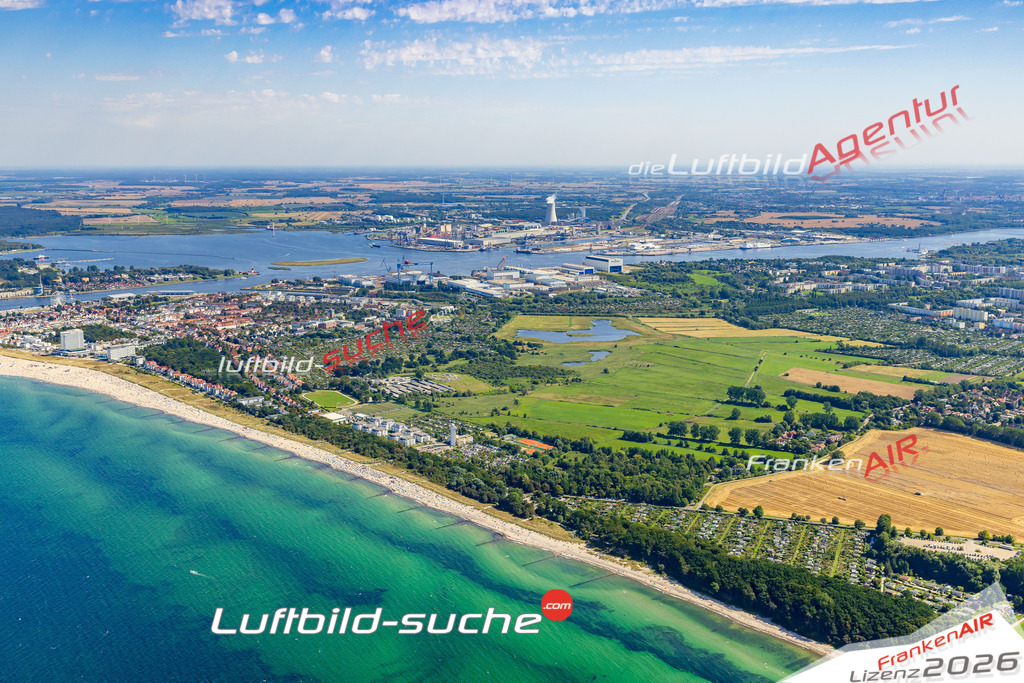 Warnemünde Rostock Bild- Das Luftbild wurde 2025 vom UL-Flugzeug heraus erstellt ( keine Drohne bzw. Drohnenaufnahme ) - Hochauflösende Luftaufnahme -Nicht vergleichbar mit Google Maps oder Satelittenbilder- Die Geschenkidee !Mit Lizenz und Bildrechte bestellbar - CC