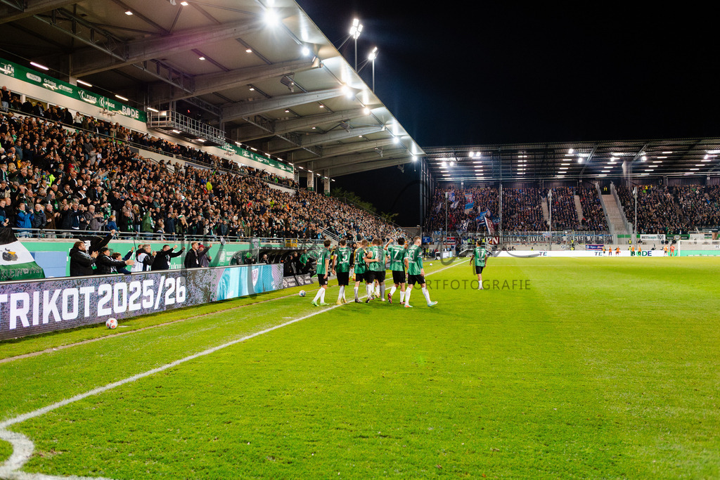 2. Bundesliga, Saison 2025/26, 11. Spieltag: SC Preußen Münster - Holstein Kiel | Münster, 31.10.2025: 2. Bundesliga, 11. Spieltag, SC Preußen Münster gegen Holstein Kiel im LVM-Preußenstadion in Münster an. Foto: sportfotografie.ms | Markus Paletta - Realisiert mit Pictrs.com