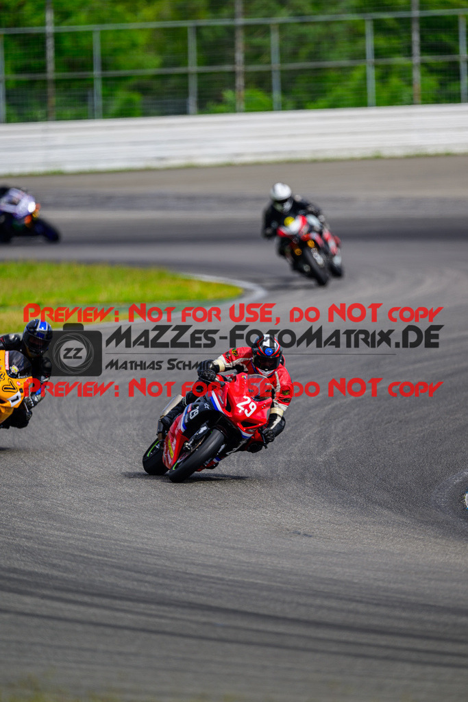 MaZZes_FotoMatrix_240615_6007705_7612 | ROT