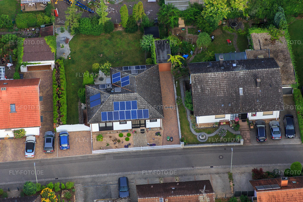 Luftbild: Maxburgstr im Ortsteil Billigheim in Billigheim-Ingenheim im Bundesland Rheinland-Pfalz in Deutschland. Foto: IMG_092774.jpg vom 13.08.2016 durch Werner Riehm/FLY-FOTO.de