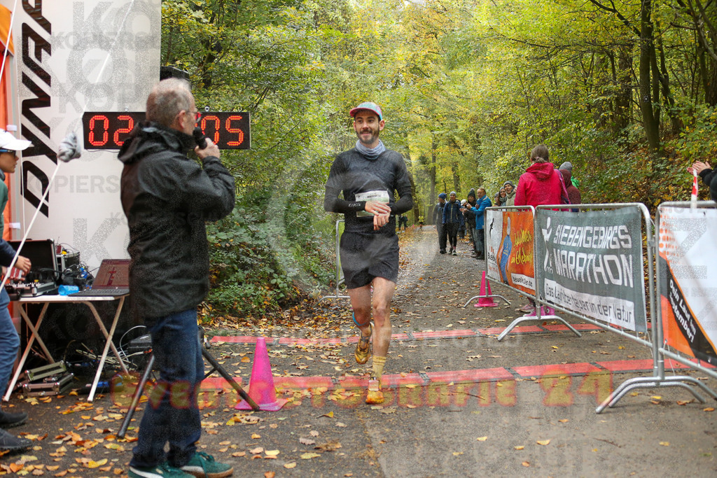 251026_1213_EX1_9990 | Sportfotografie im Rhein-Sieg Kreis, Köln, Bonn, NRW, Rheinland Pfalz, Hessen, etc. Unser Tätigkeitsfeld umfasst den Laufsport vom Volkslauf über den Marathon, Duathlon, Triathon bis zum Ultralauf wie Kölnpfad Ultra oder Schindertrail.
