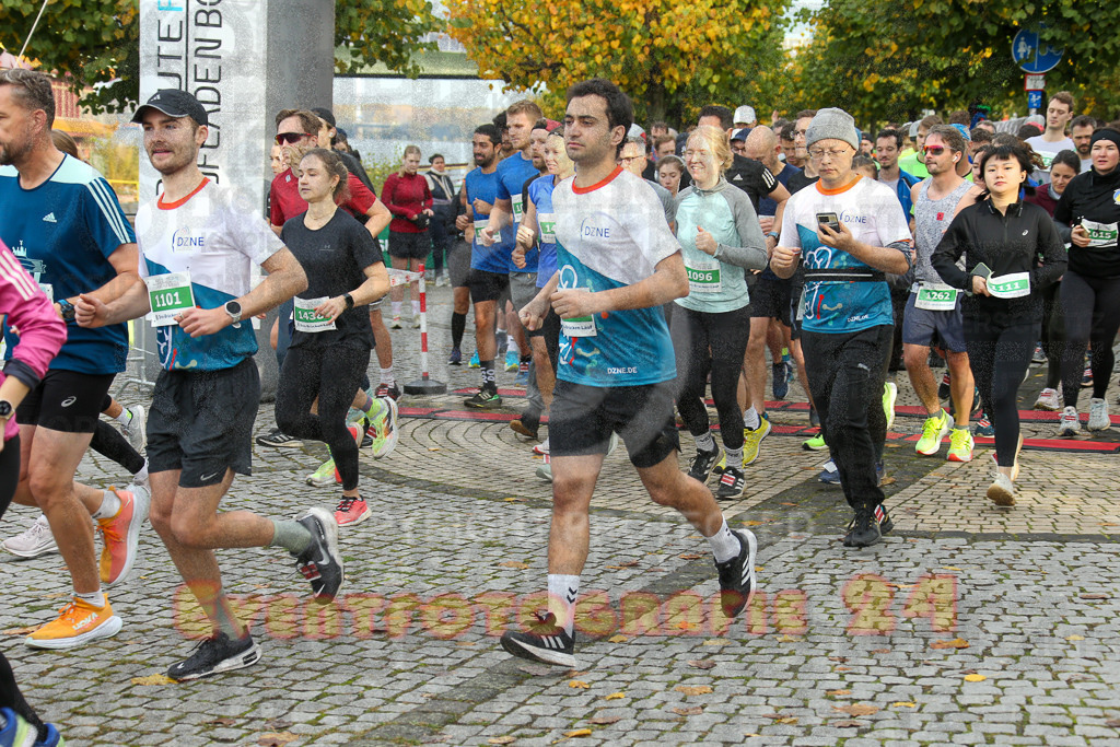 241020_0948_EX1_7098 | Sportfotografie im Rhein-Sieg Kreis, Köln, Bonn, NRW, Rheinland Pfalz, Hessen, etc. Unser Tätigkeitsfeld umfasst den Laufsport vom Volkslauf über den Marathon, Duathlon, Triathon bis zum Ultralauf wie Kölnpfad Ultra oder Schindertrail.
