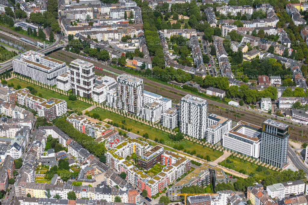 4049611 | moderne Büro-und Wohnhäuser am Berty-Albrecht-Park, Düsseldorf