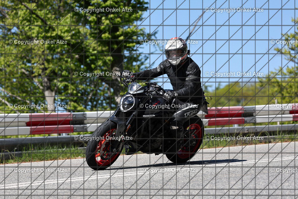 IMG_9915 | Fotograf am Kyffhäuser. Onkel Atze. Kyffhäuser Rennstrecke. Café36. Motorsportfotografie. - Realisiert mit Pictrs.com