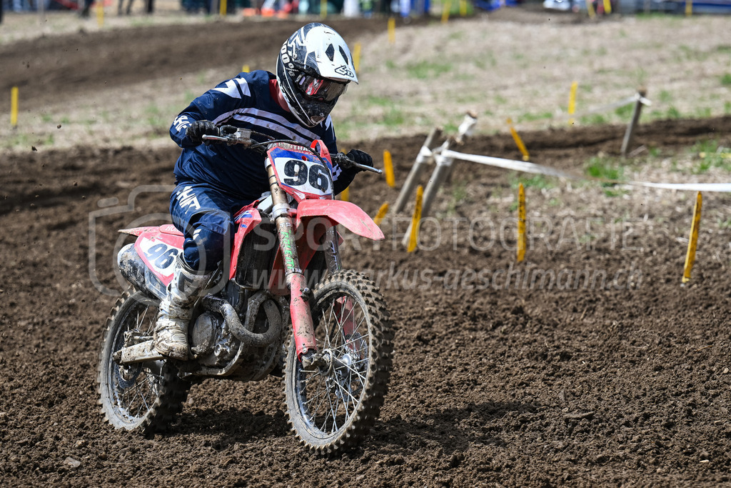 Motocross Schlatt bei Winterthur - 29. April 2023 | #96 Huser Sandro aus Sachseln (CH) auf Honda in der Kategorie MX2 am Motocross Schlatt bei Winterthur, 29. April 2023.
Instagram: @mx_schlatt | @mc_wila | @sam_schweiz
Bild: Sportfotografie Markus Aeschimann | www.markus-aeschimann.ch - Realisiert mit Pictrs.com