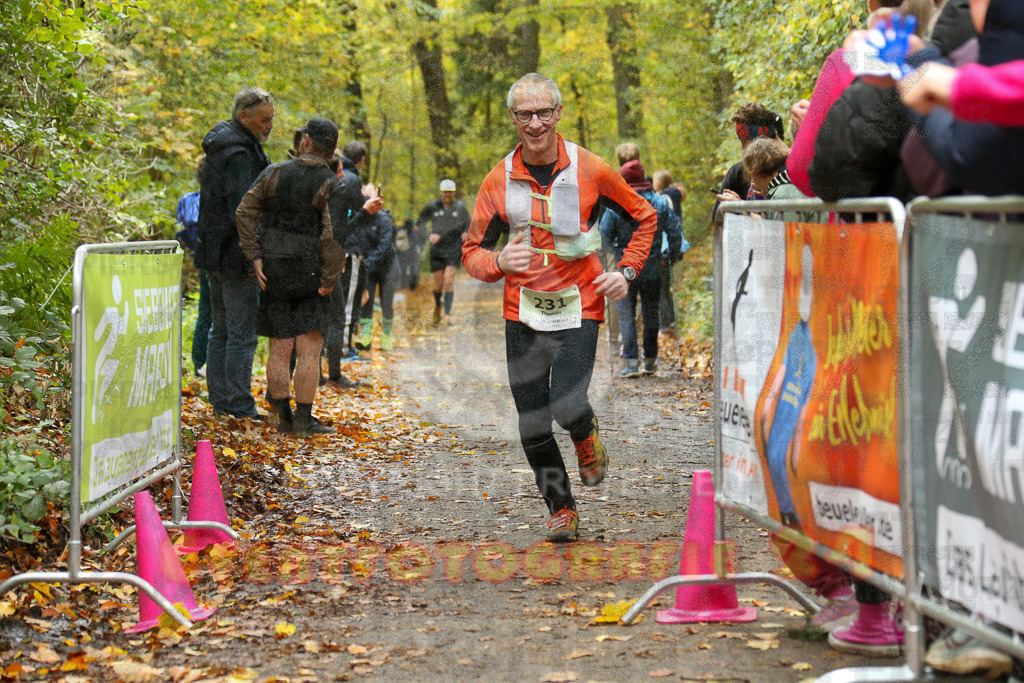 251026_1307_EX1_2537 | Sportfotografie im Rhein-Sieg Kreis, Köln, Bonn, NRW, Rheinland Pfalz, Hessen, etc. Unser Tätigkeitsfeld umfasst den Laufsport vom Volkslauf über den Marathon, Duathlon, Triathon bis zum Ultralauf wie Kölnpfad Ultra oder Schindertrail.