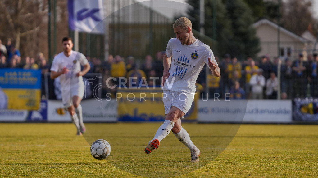 Fußball, Herren, Saison 2025/2026, Regionalliga Nordost, 24. Spieltag, FSV 63 Luckenwalde vs. 1.FC Lokomotive Leipzig, Samstag 28.02.2026, Werner-Seelenbinder-Stadion Luckenwalde, | Fußball, Herren, Saison 2025/2026, Regionalliga Nordost, 24. Spieltag, FSV 63 Luckenwalde vs. 1.FC Lokomotive Leipzig, Samstag 28.02.2026, Werner-Seelenbinder-Stadion Luckenwalde, Im Bild: David Grözinger (Leipzig) - Realisiert mit Pictrs.com