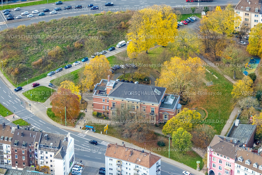 Hagen251102568 | Luftbild, VHS Volkshochschule Hagen, herbstliche Bäume, Wehringhausen, Hagen, Ruhrgebiet, Nordrhein-Westfalen, Deutschland