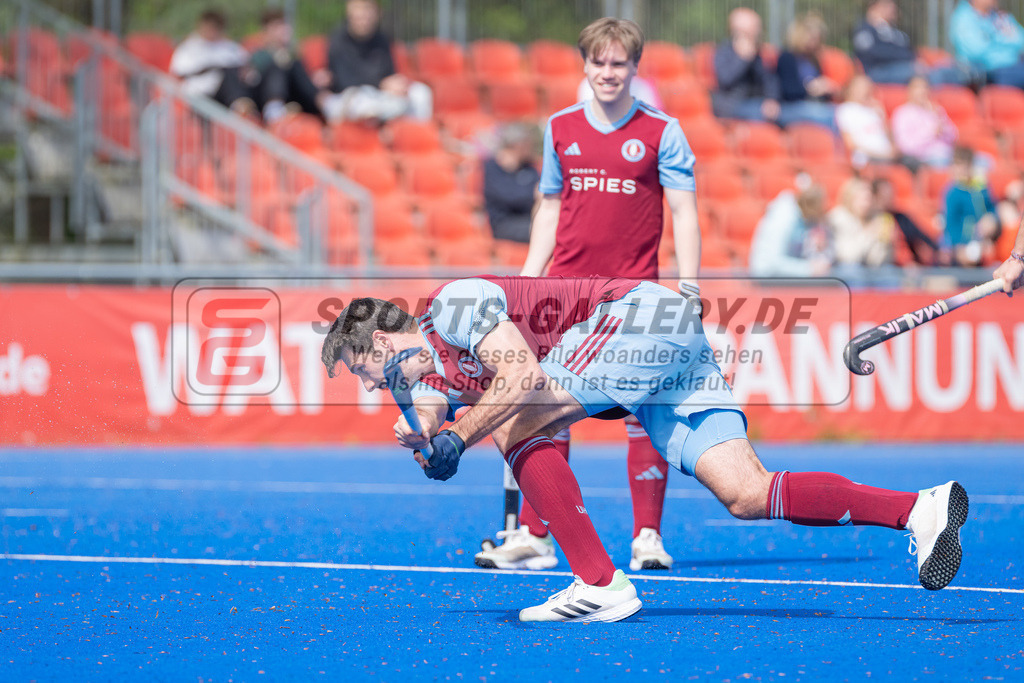 HK_20240414_100401 | 1. Bundesliga Hockey Herren Crefelder HTC - UHC Hamburg am 14.4.2024 CHTC, Krefeld , Benedikt Schwarzhaupt ( UHC Hamburg #8 )
