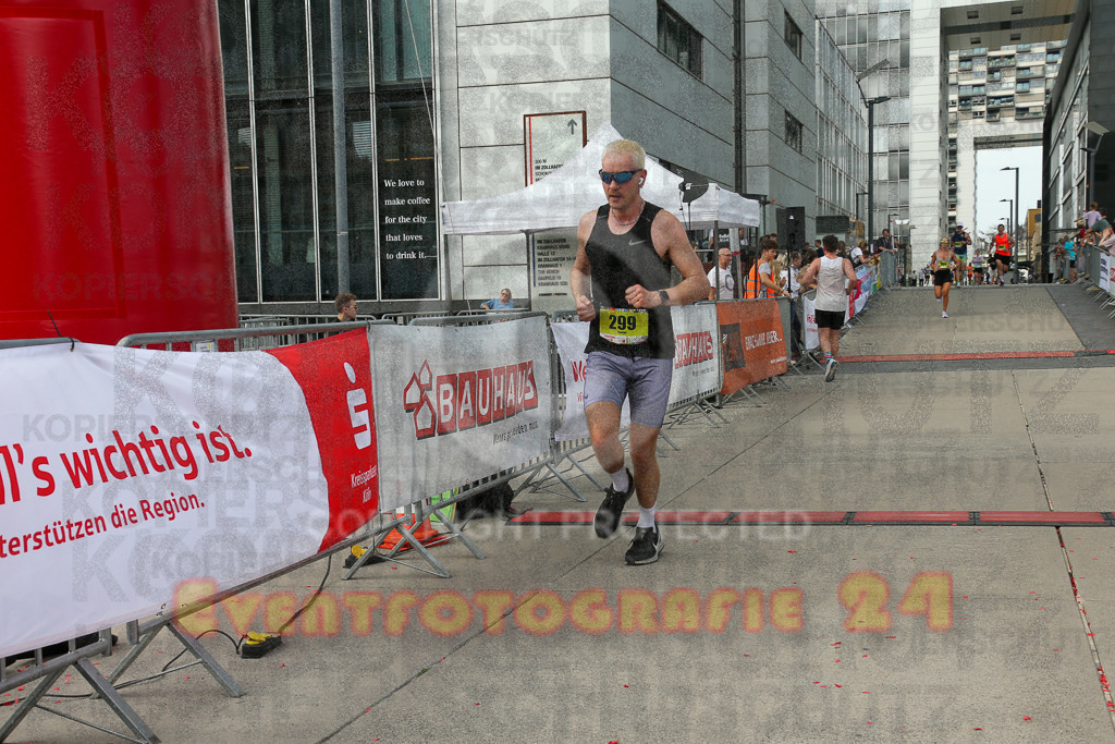 250920_1520_EX1_8964 | Sportfotografie im Rhein-Sieg Kreis, Köln, Bonn, NRW, Rheinland Pfalz, Hessen, etc. Unser Tätigkeitsfeld umfasst den Laufsport vom Volkslauf über den Marathon, Duathlon, Triathon bis zum Ultralauf wie Kölnpfad Ultra oder Schindertrail.