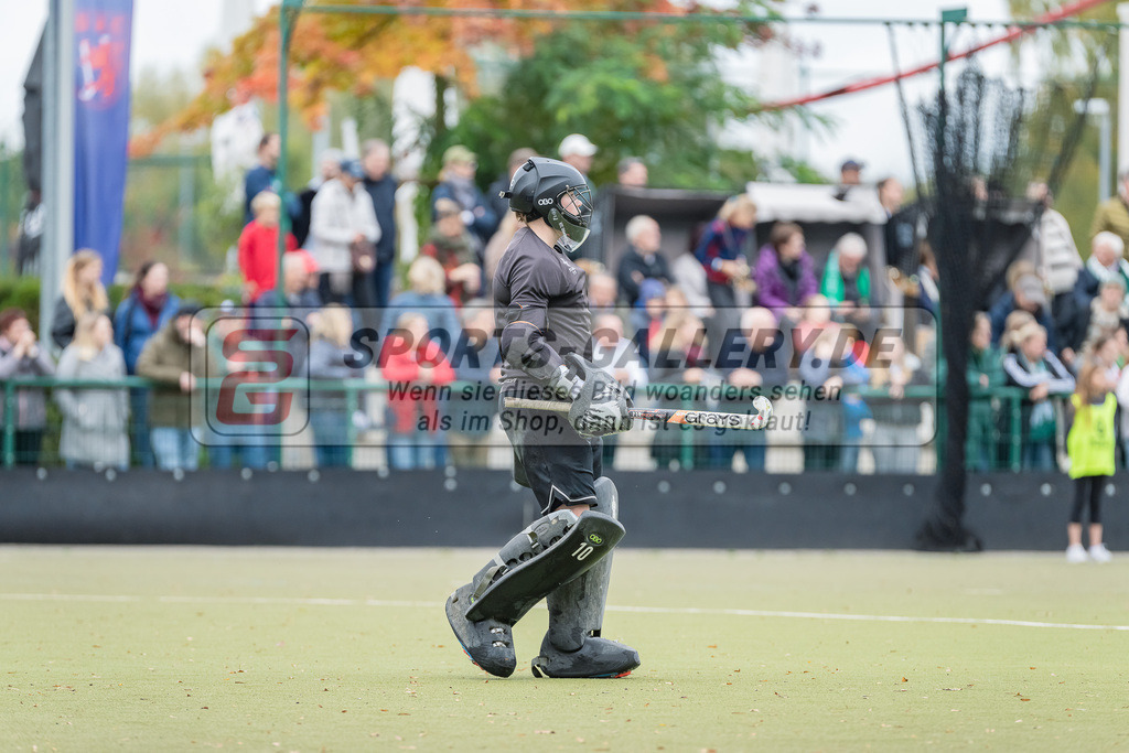 HK_20231022_106019 | Finale Deutsche Meisterschaft Feld WU16 Uhlenhorst Mülheim - Düsseldorfer HC am 22.10.2023 DHC, Düsseldorf ,