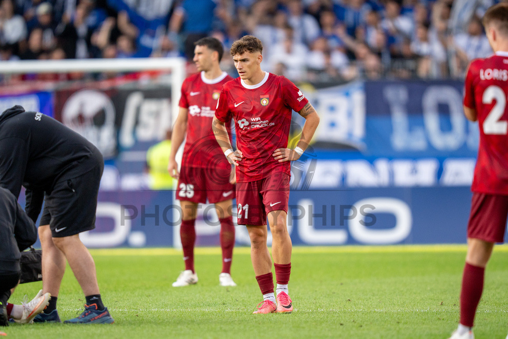 SG Sonnenhof Großaspach vs. Arminia Bielefeld, Fussball, DFB-Pokal, 1. Runde, 22.08.2026 | Luca Molinari (SG Sonnenhof Großaspach, #21),SG Sonnenhof Großaspach vs. Arminia Bielefeld, Fussball, DFB-Pokal, 1. Runde, 22.08.2026,DFB regulations prohibit any use of photographs as image sequences and/or quasi-video