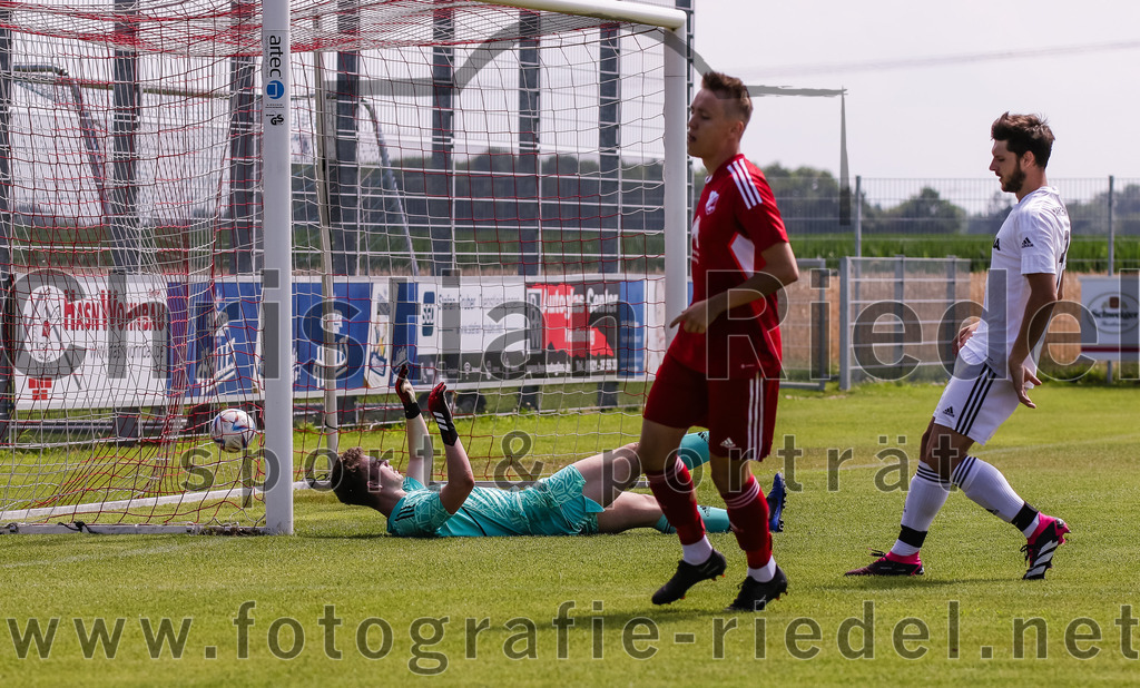 2023-07-08_018_FC_Finsing_gegen_SG_Markt_Schwaben | Finsing, Deutschland, 08.07.2023:
Fußball, Kreisliga 2023 / 2024, Testspiel, FC Finsing gegen SG Markt Schwaben, Endergebnis: 7:0

Tor zum 1:0 durch Andre Huber (FC Finsing, #9)
Torwart Alexander Wasser (SG Markt Schwaben, #1)

Foto: Christian Riedel / fotografie-riedel.net