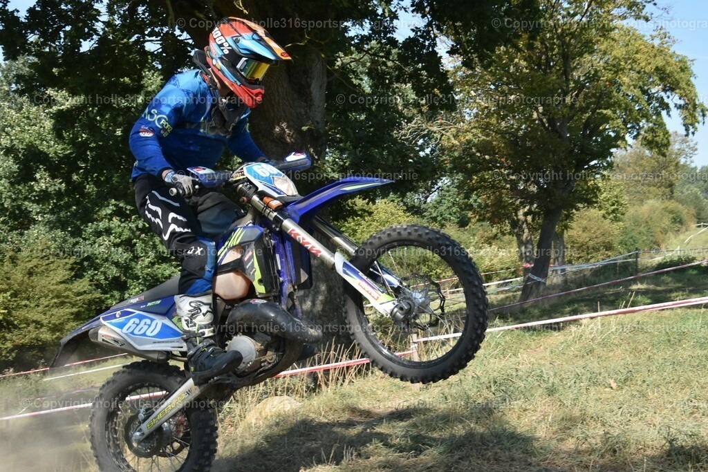 DSC_0100 | Sportfotografie , Motorsport, Motoross, Reitsport, Mointainbike, Enduro,
Landschaft , Outdoor, Eventfotografie, Landschaft, Bilder online bestellen - Realisiert mit Pictrs.com