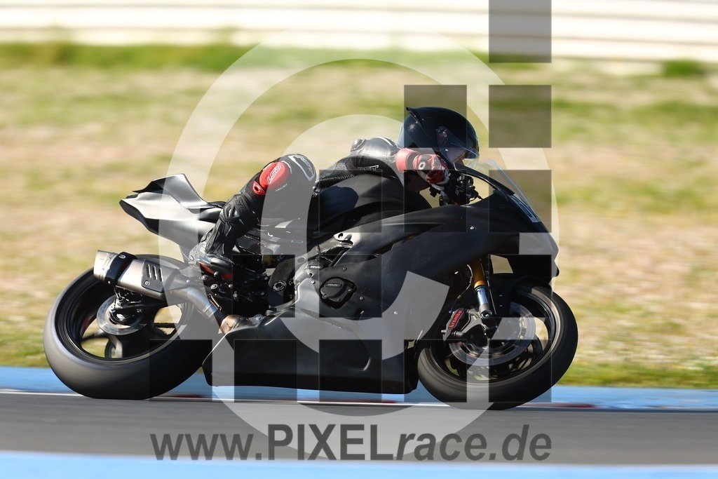 0069-20260404_06636 | Schöne Erinnerungen an spannende Momente - das festzuhalten ist unser Job. PIXELrace.de ist seit 2003 auf den Rennstrecken Europas unterwegs um die Action draußen beim Fahren und die wunderbare Stimmung imm Fahrerlager für euch einzufangen.