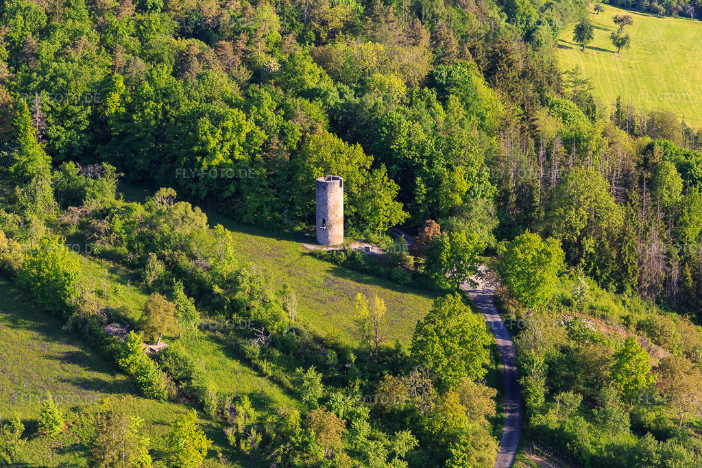 Luftbild: Weikersheimer Wartturm in Weikersheim im Bundesland Baden-Württemberg in Deutschland. Foto: IMG_146425.jpg vom 10.05.2025 durch Werner Riehm/FLY-FOTO.de